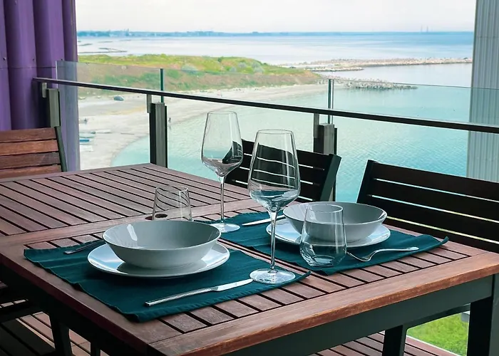 Beachfront Designer Apt, 100 Sqm, 2-bath, Huge Terrace On The Sea Shore Konstanca