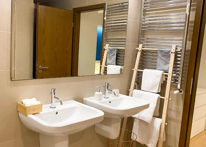 Beachfront Designer Apt, 100 Sqm, 2-bath, Huge Terrace On The Sea Shore Konstanca