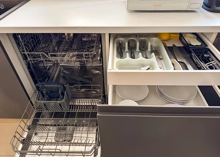 Beachfront Designer Apt, 100 Sqm, 2-bath, Huge Terrace On The Sea Shore Konstanca