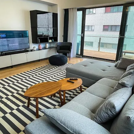 Beachfront Designer Apt, 100 Sqm, 2-bath, Huge Terrace On The Sea Shore 콘스탄차