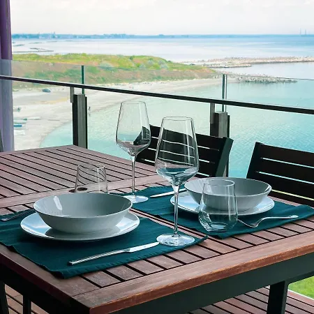 Beachfront Designer Apt, 100 Sqm, 2-bath, Huge Terrace On The Sea Shore كونستانتا