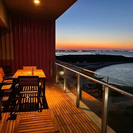 Beachfront Designer Apt, 100 Sqm, 2-bath, Huge Terrace On The Sea Shore 아파트 *