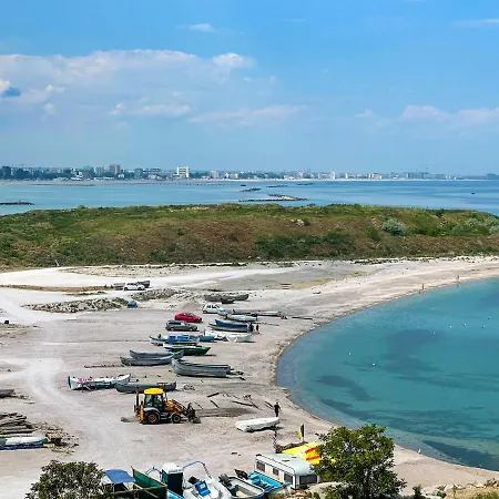 Beachfront Designer Apt, 100 Sqm, 2-bath, Huge Terrace On The Sea Shore Lägenhet Constanţa