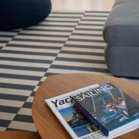 Lägenhet Beachfront Designer Apt, 100 Sqm, 2-bath, Huge Terrace On The Sea Shore Constanţa