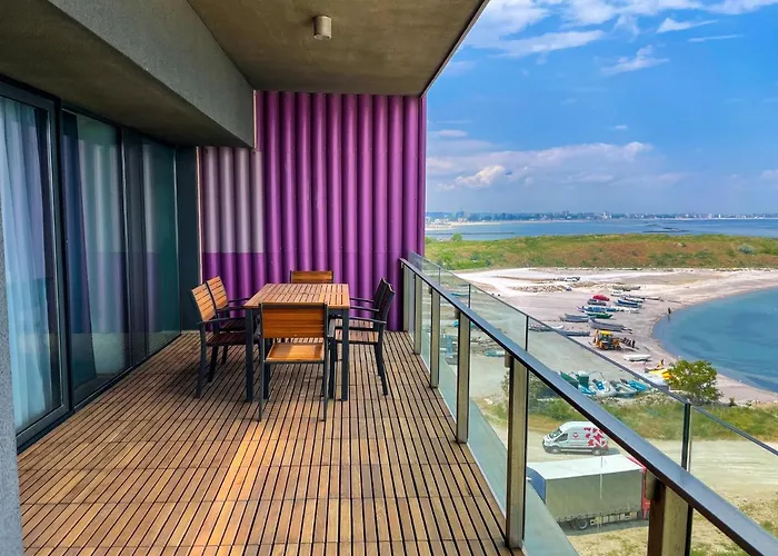 Beachfront Designer Apt, 100 Sqm, 2-bath, Huge Terrace On The Sea Shore Konstanca